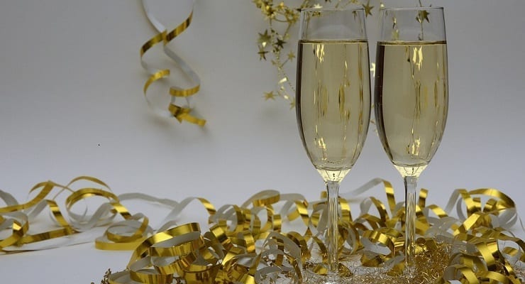 celebrating_with_glass_of_bubbly